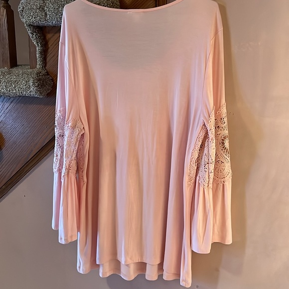 Gorgeous light pink scoop neck top by Spence. Size SP. - Picture 5 of 5